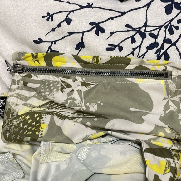 Sean John yellow & green patterned XL stretchy pants - Picture 9 of 9